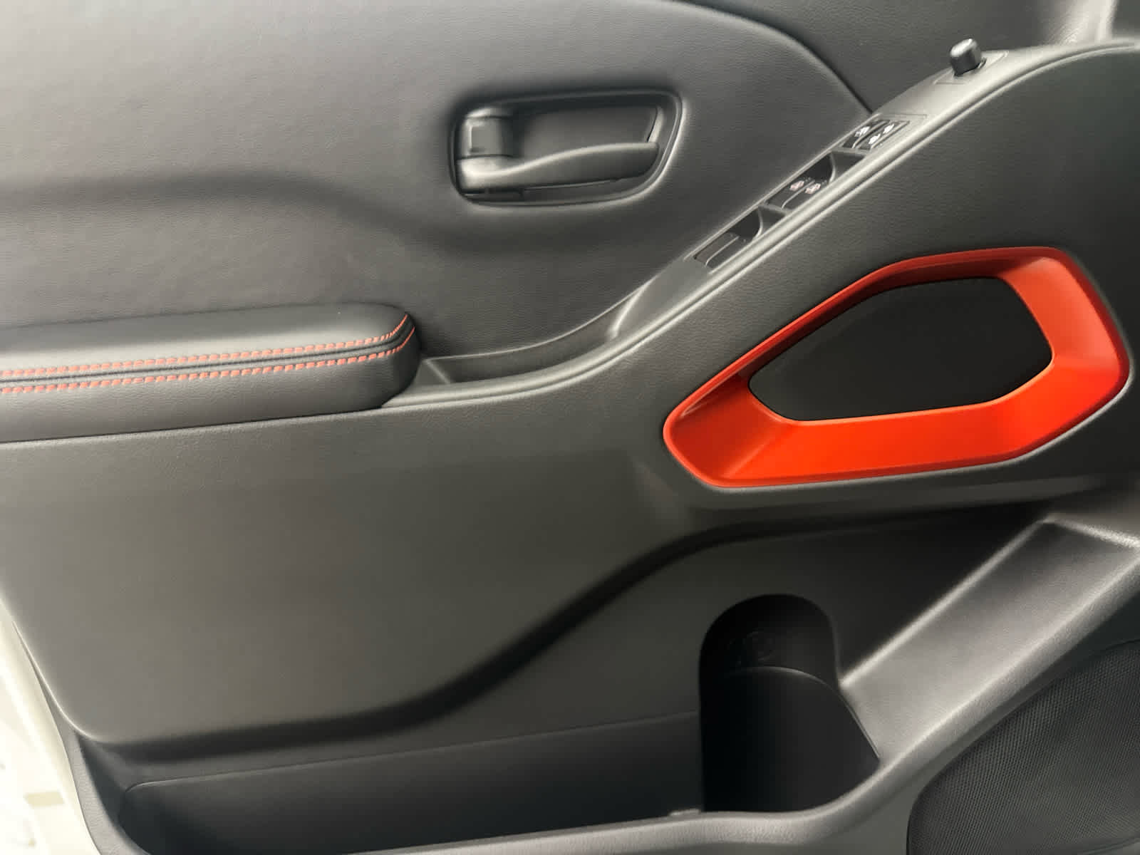 New 2026 Nissan Frontier PRO-4X w/ Pro-4x Convenience Package image 14