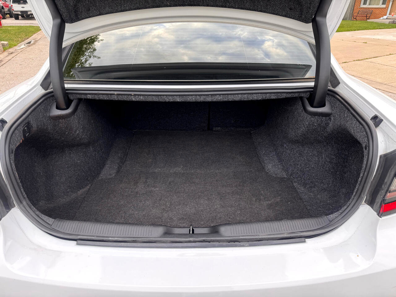 Used 2023 Dodge Charger SXT image 10