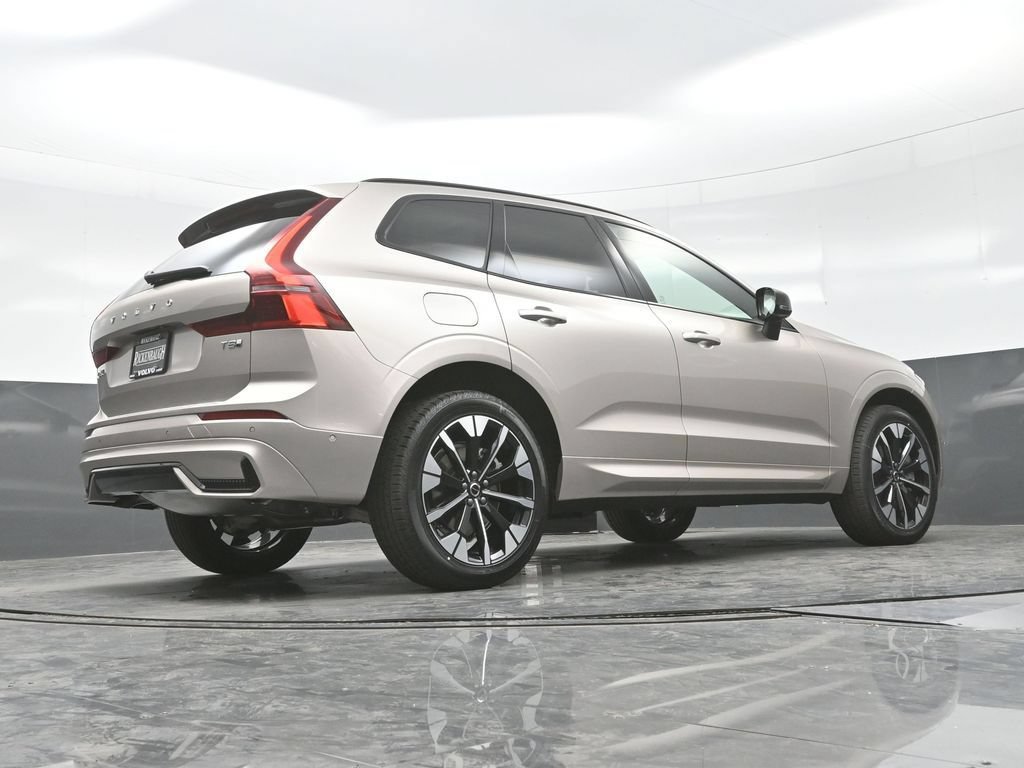 New 2026 Volvo XC60 T8 Plus w/ Protection Package Premier AWD/4WD image 26