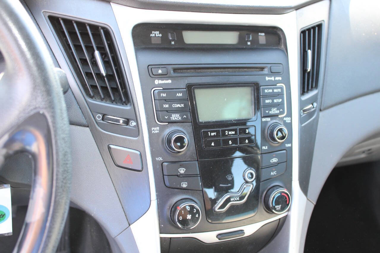 Used 2011 Hyundai Sonata GLS FWD image 15