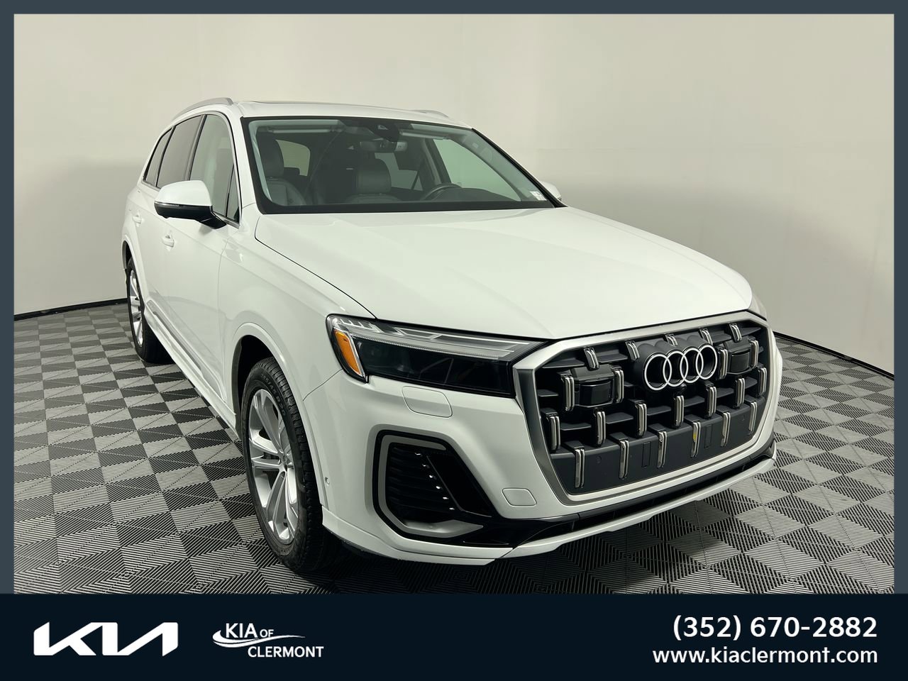 Used 2025 Audi Q7 3.0T Premium Plus