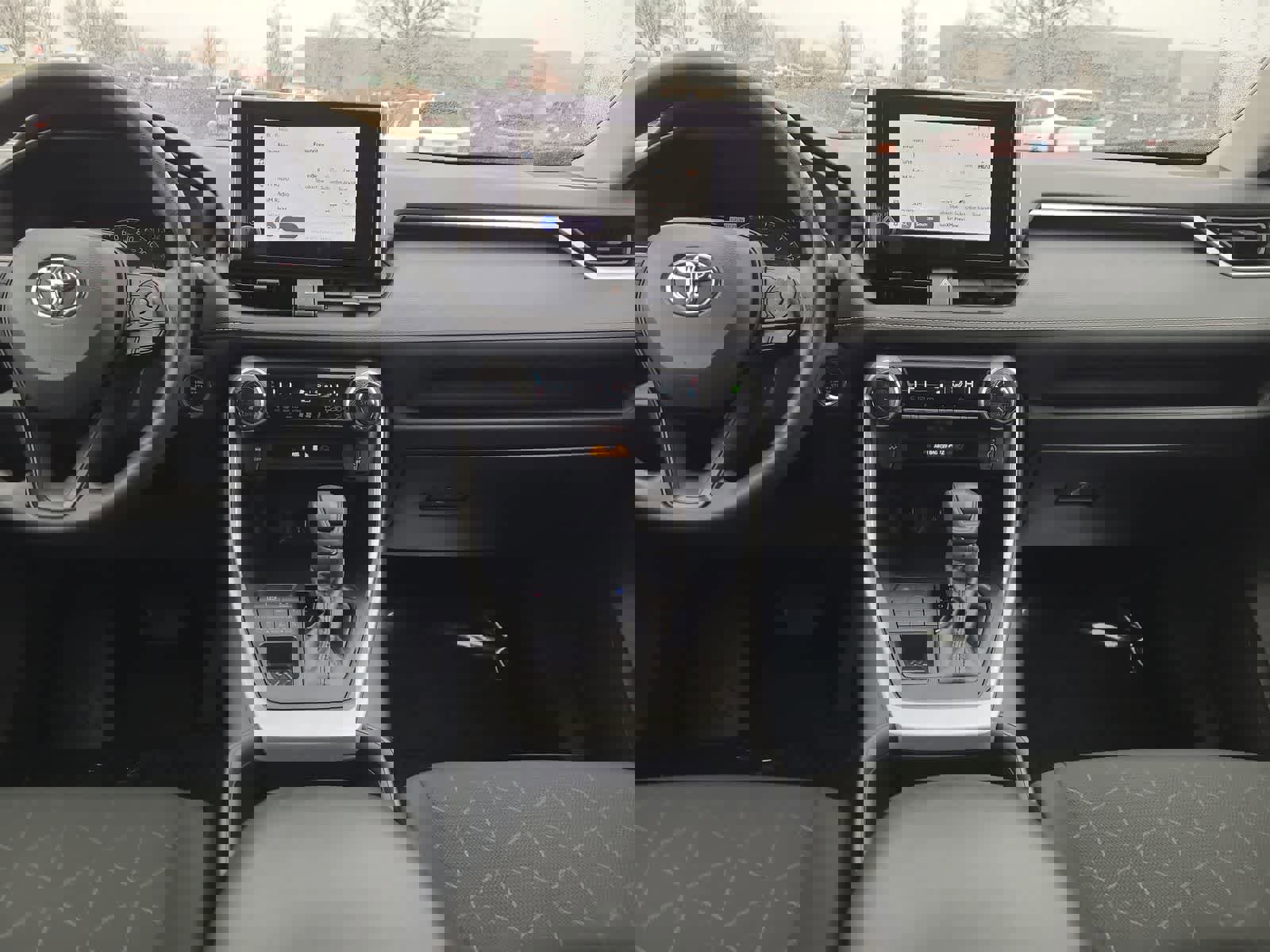 Used 2024 Toyota RAV4 XLE image 18