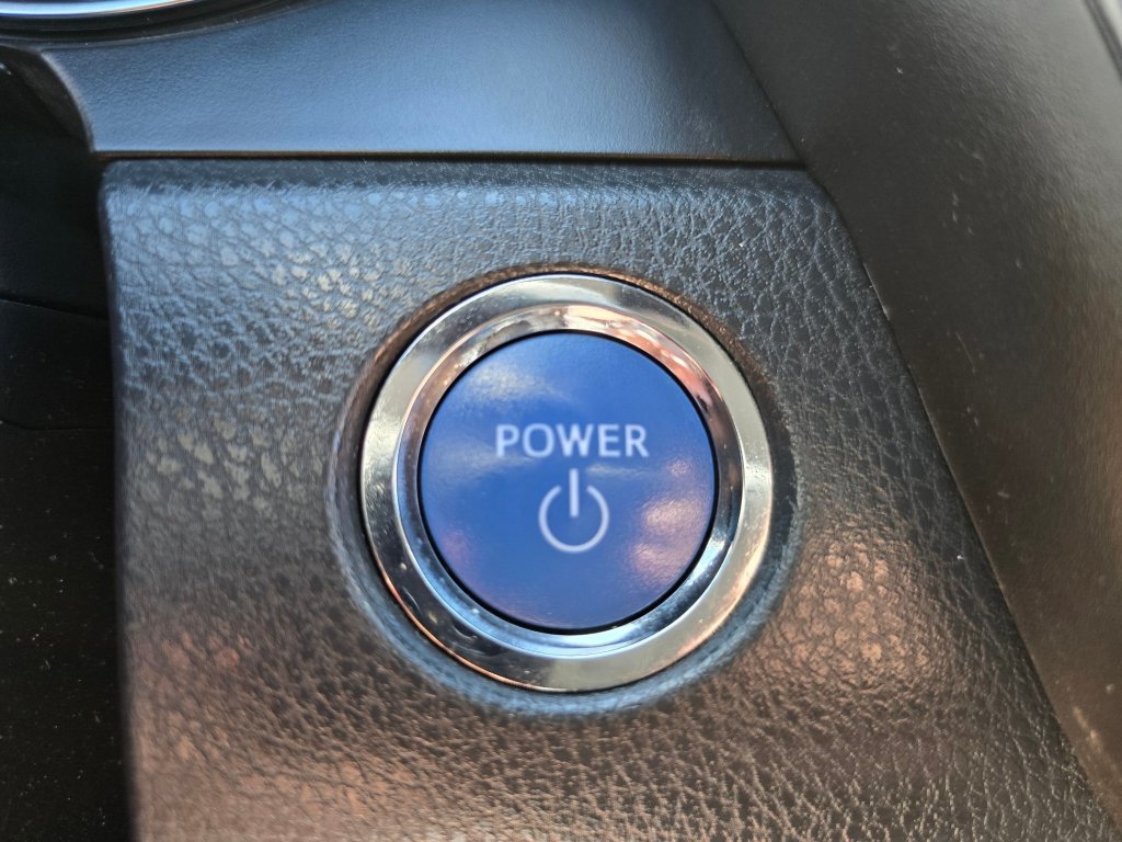 Used 2020 Toyota Camry LE FWD image 8