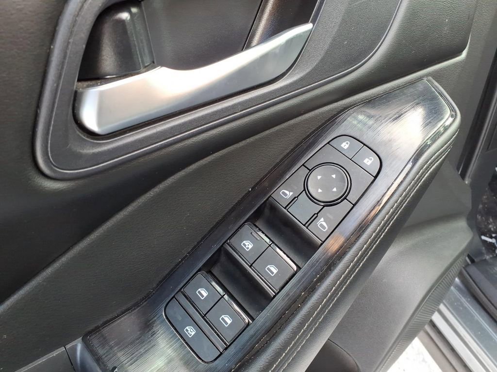 Used 2024 Nissan Rogue SV image 19