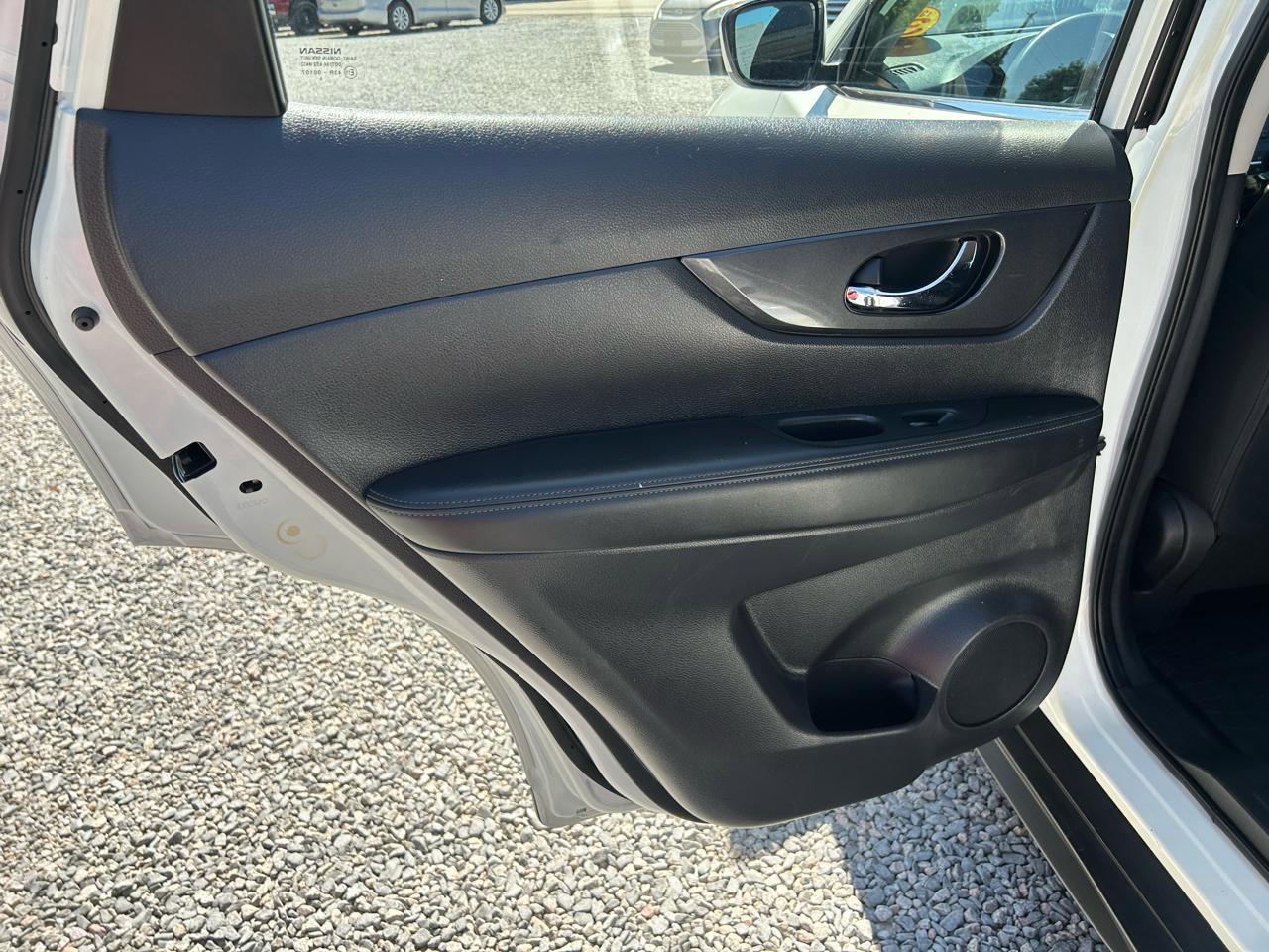 Used 2017 Nissan Rogue S AWD/4WD image 12