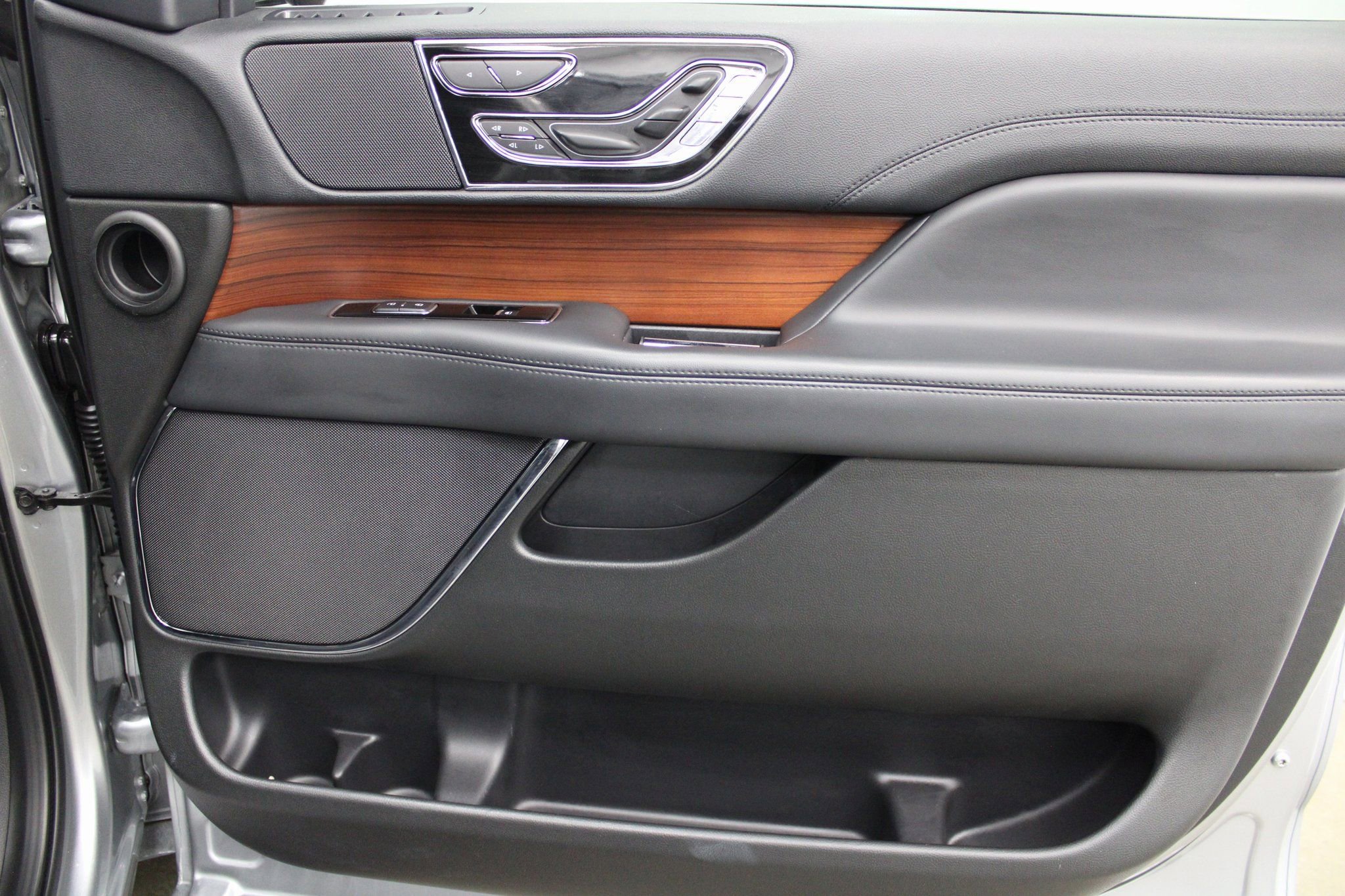 Used 2023 Lincoln Navigator Reserve image 29