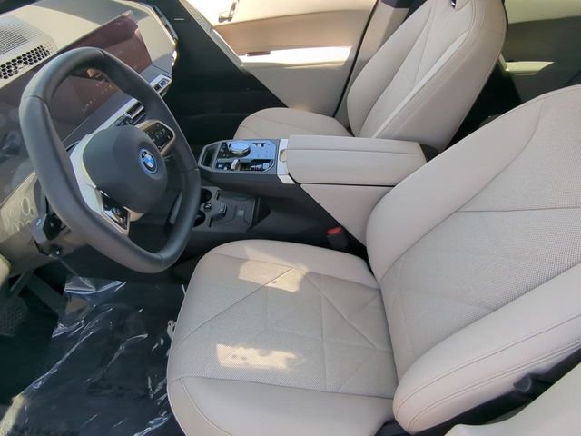 Used 2025 BMW iX xDrive50 image 19