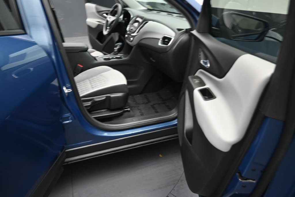 Used 2024 Chevrolet Equinox LS FWD image 15