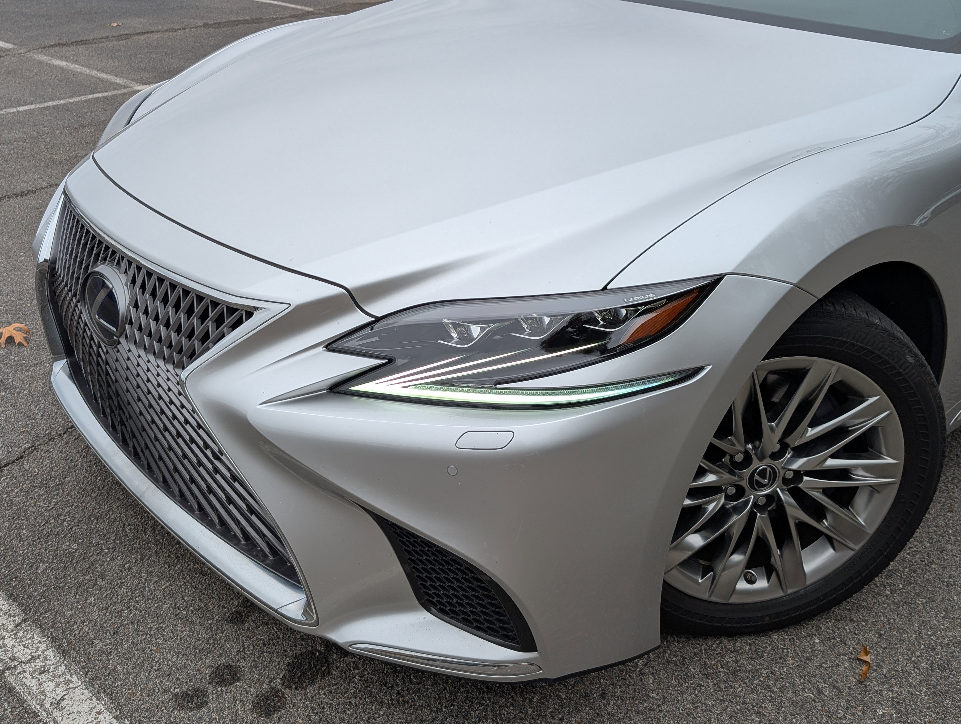 Used 2019 Lexus LS 500h LS 500h image 13