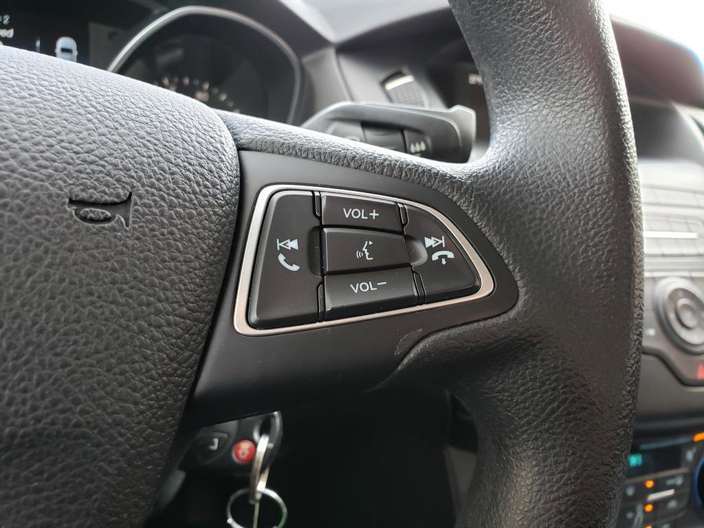 Used 2018 Ford Focus SE w/ SE Appearance Package image 20