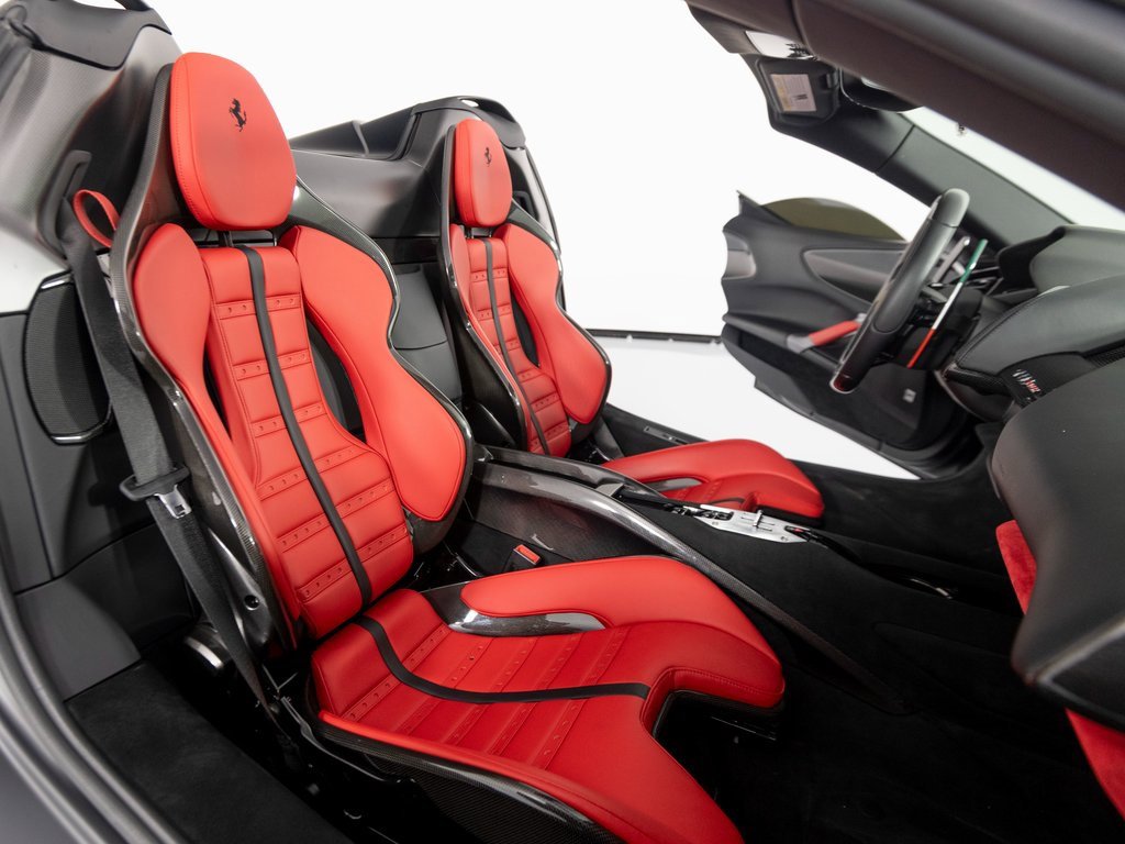 Used 2024 Ferrari SF90 Spider image 32
