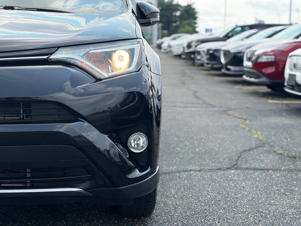 Used 2018 Toyota RAV4 XLE w/ Protection Package AWD/4WD image 4