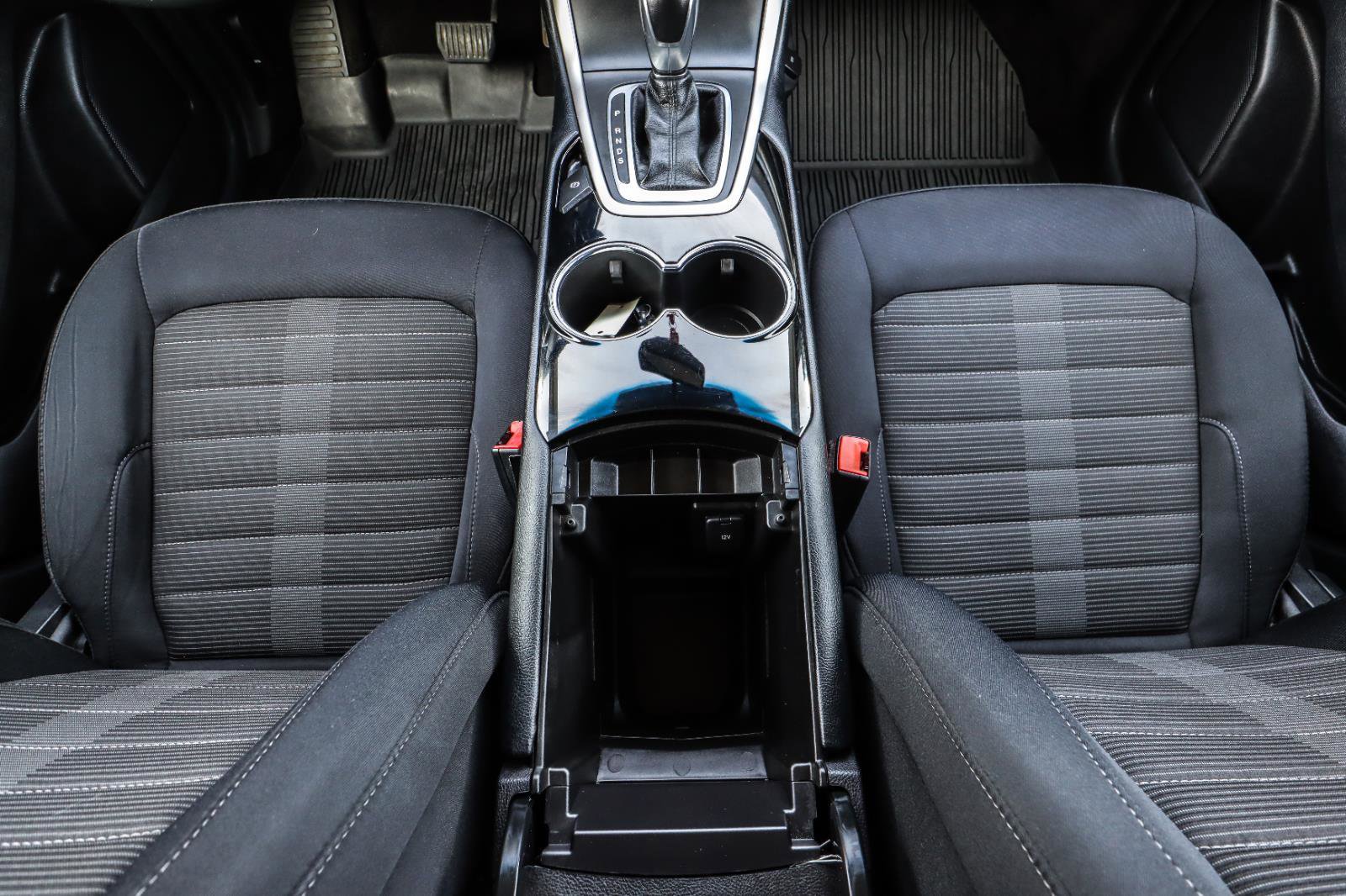 Used 2018 Ford Edge SEL image 26