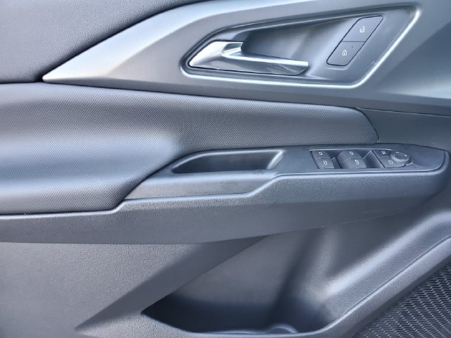 Certified 2025 Chevrolet Equinox EV LT FWD image 18