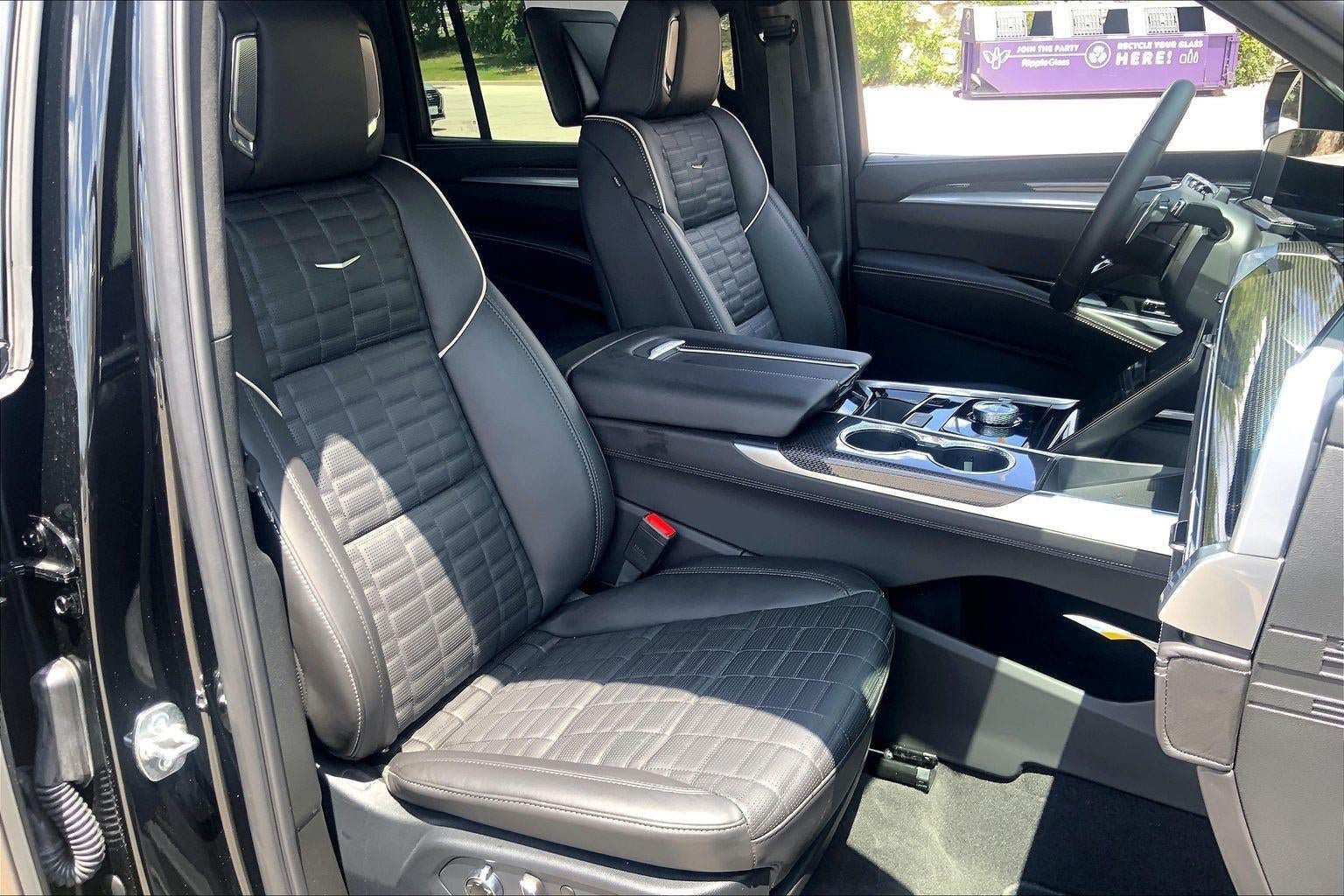 Certified 2026 Cadillac Escalade ESV V w/ LPO, ONYX Package AWD/4WD image 7