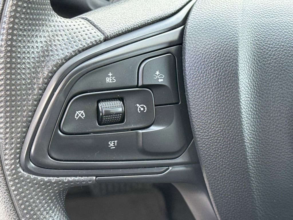 Certified 2025 Buick Envista Sport Touring FWD image 22