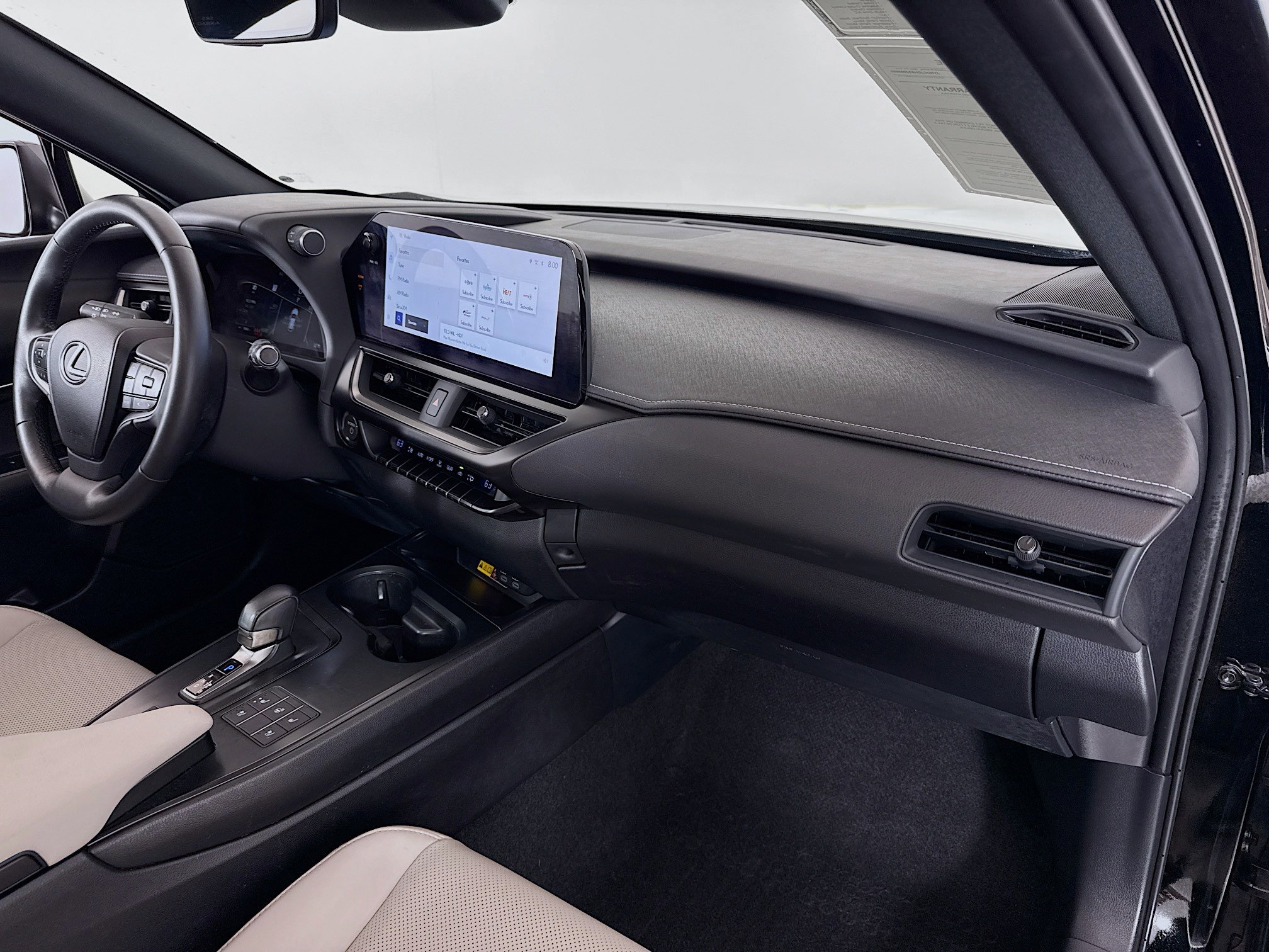 Used 2025 Lexus UX 300h AWD w/ Accessory Package (Z1) image 27