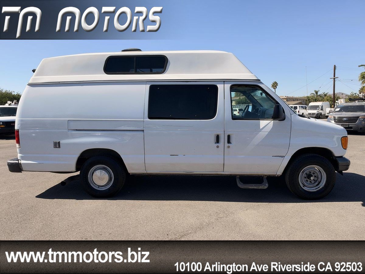 Used 2004 Ford E-350 and Econoline 350 Extended Super Duty RWD image 16