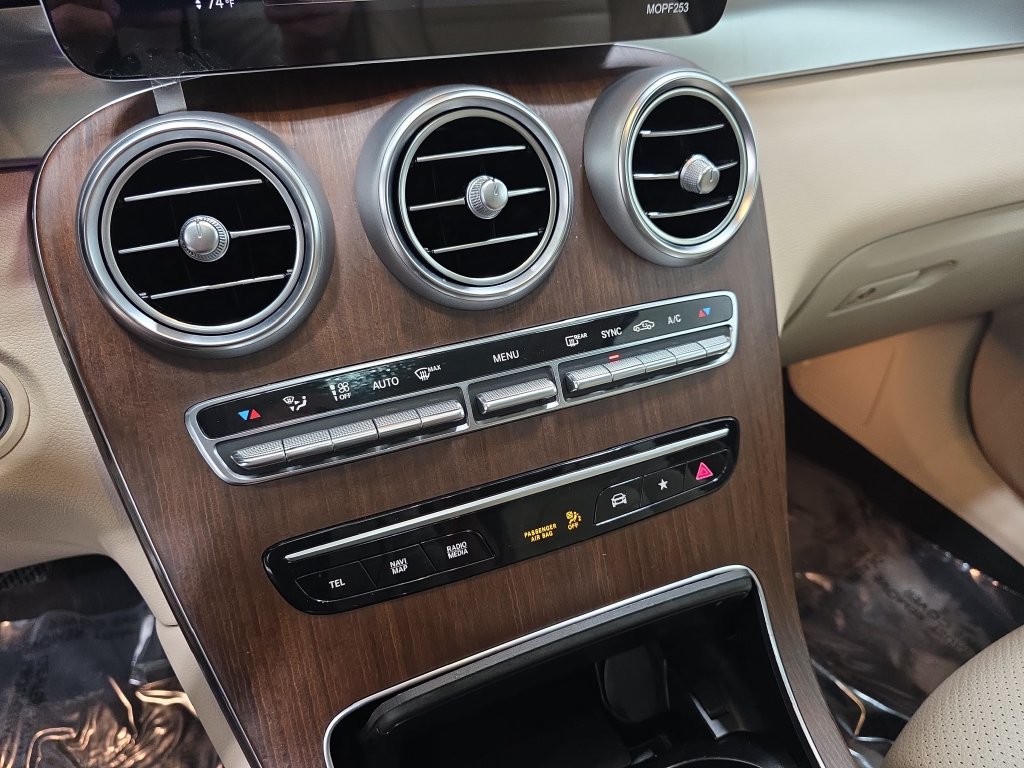 Used 2022 Mercedes-Benz GLC 300 4MATIC image 24