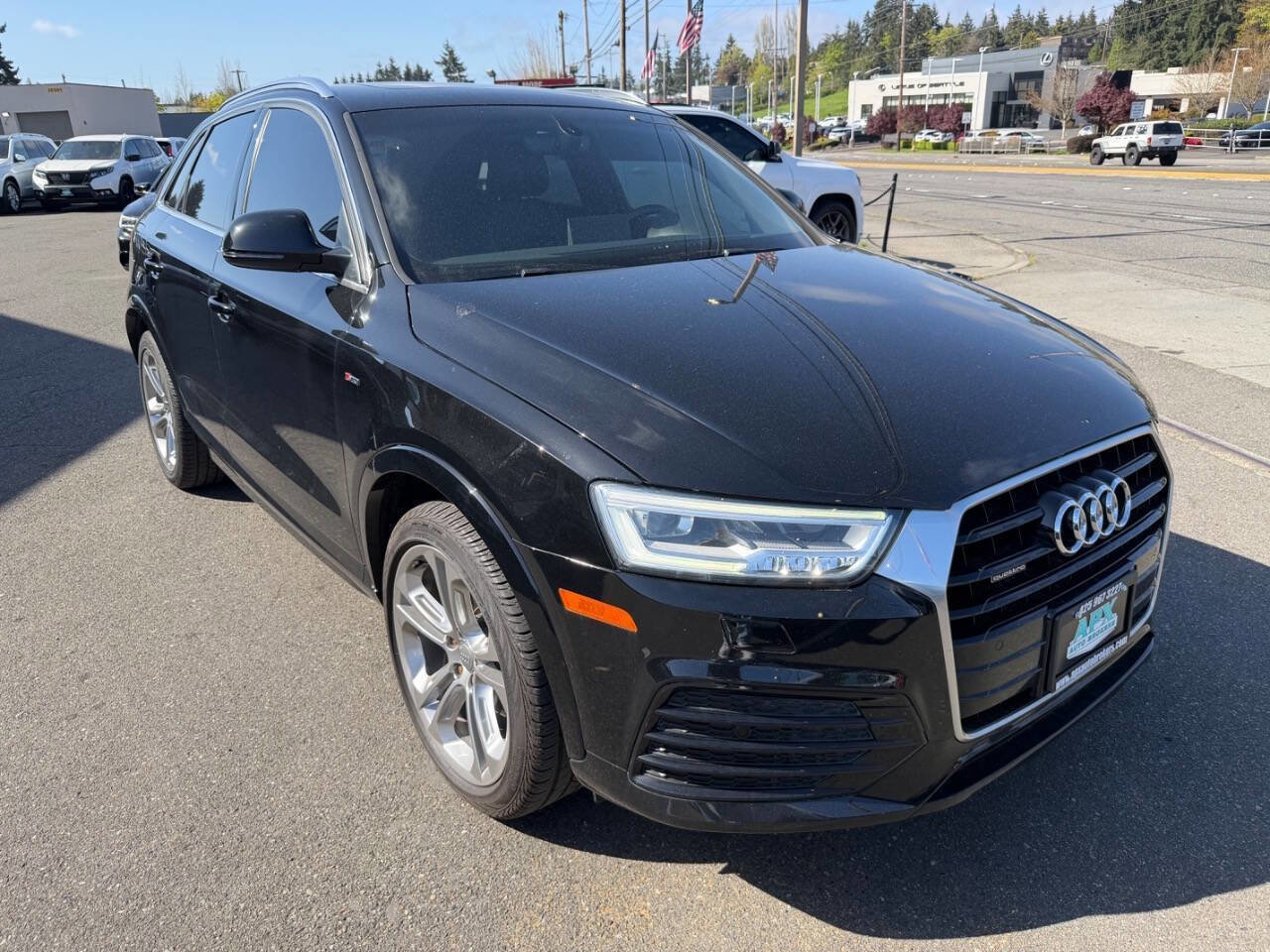 Used 2018 Audi Q3 2.0T Premium Plus w/ Premium Plus Package AWD/4WD image 12