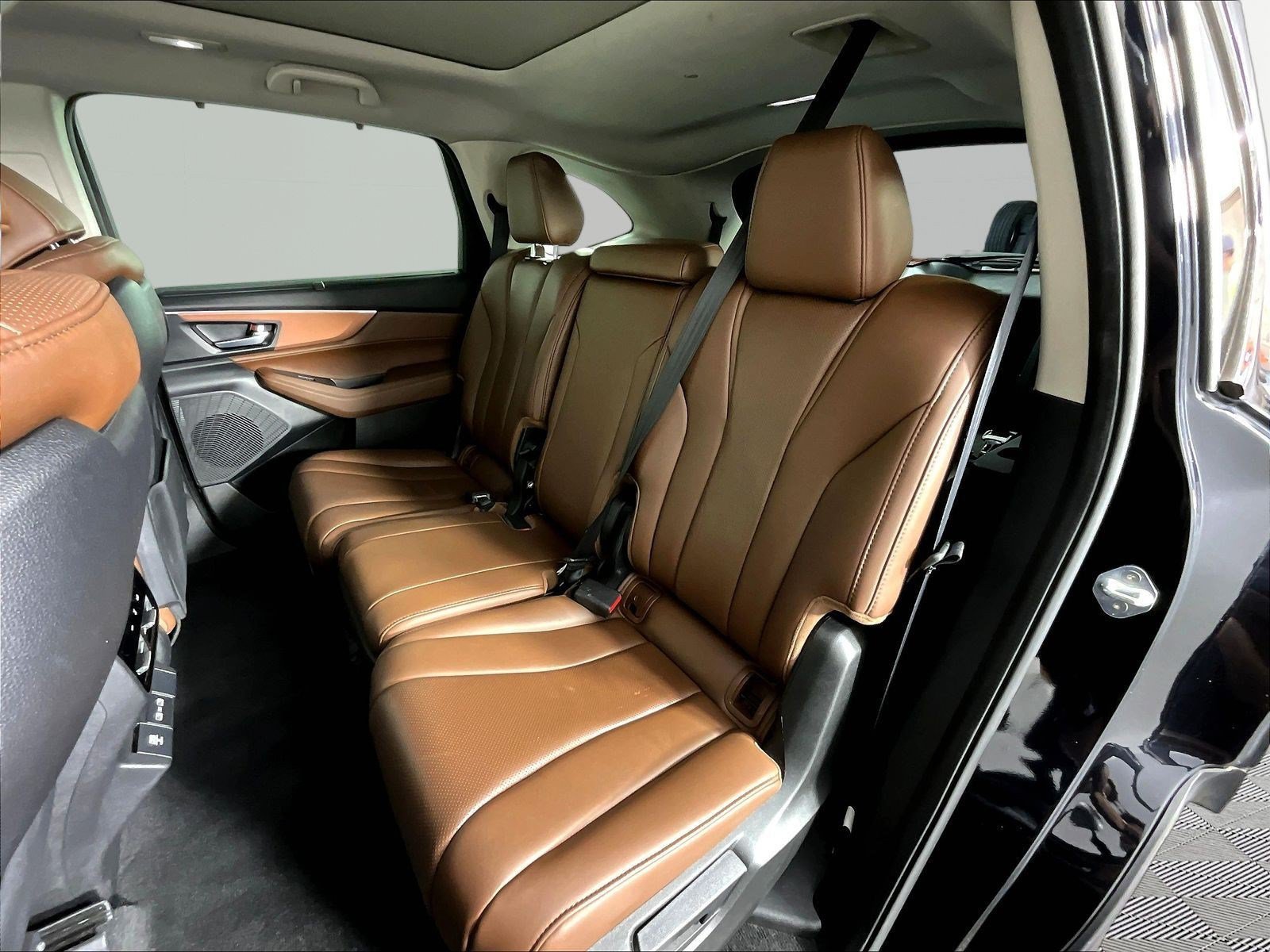 Certified 2023 Acura MDX FWD w/ Technology Package image 22