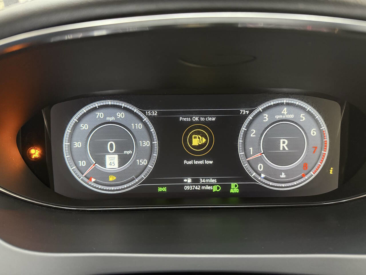 Used 2019 Jaguar E-PACE SE image 25