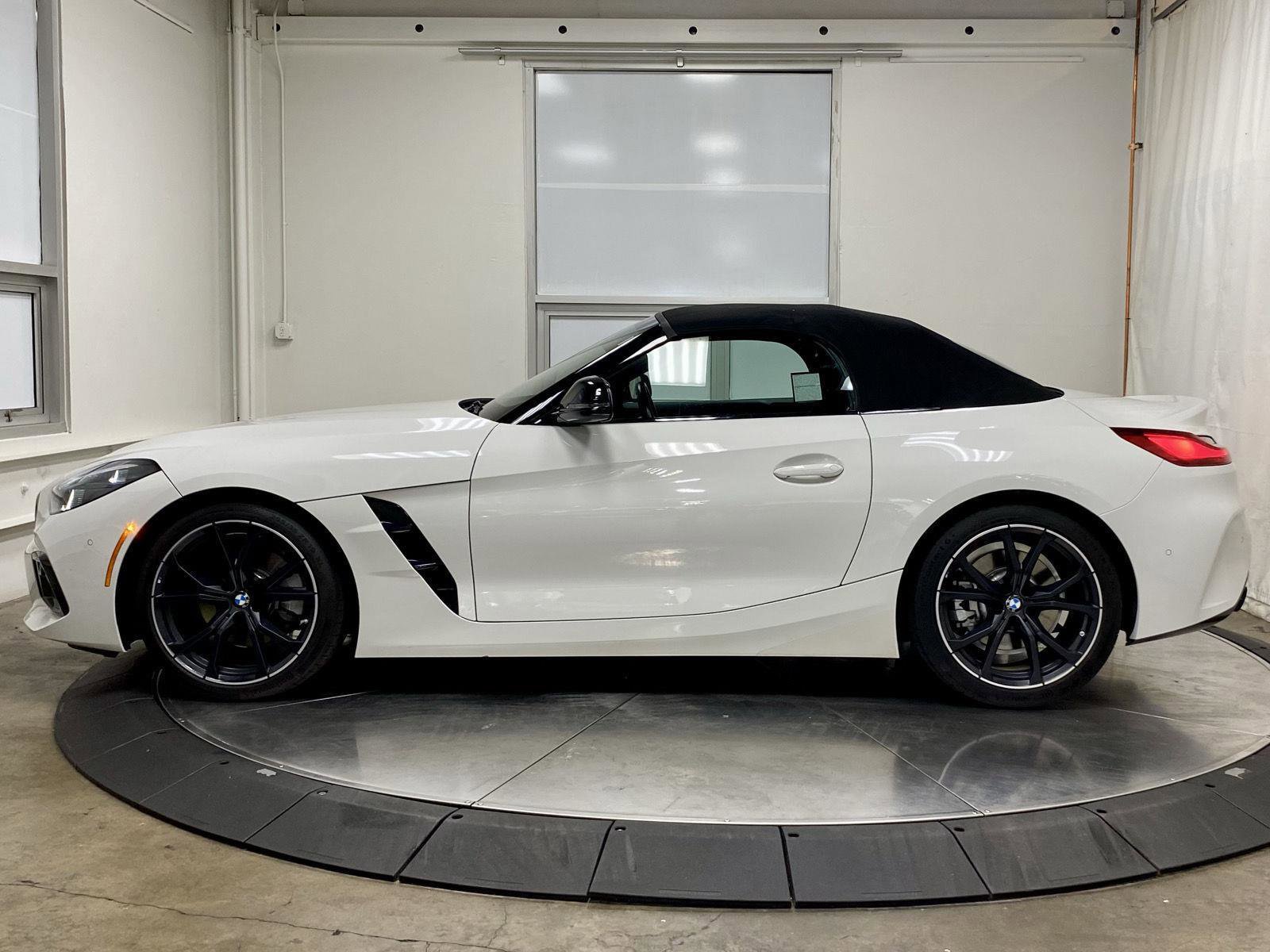 Used 2024 BMW Z4 sDrive30i w/ Premium Package RWD image 16