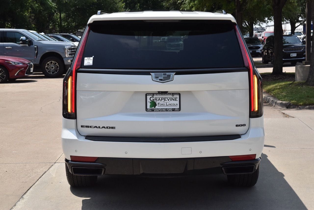 Used 2023 Cadillac Escalade ESV Sport Platinum w/ LPO, ONYX Package AWD/4WD image 9
