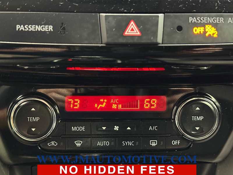 Used 2022 Mitsubishi Eclipse Cross SE image 33