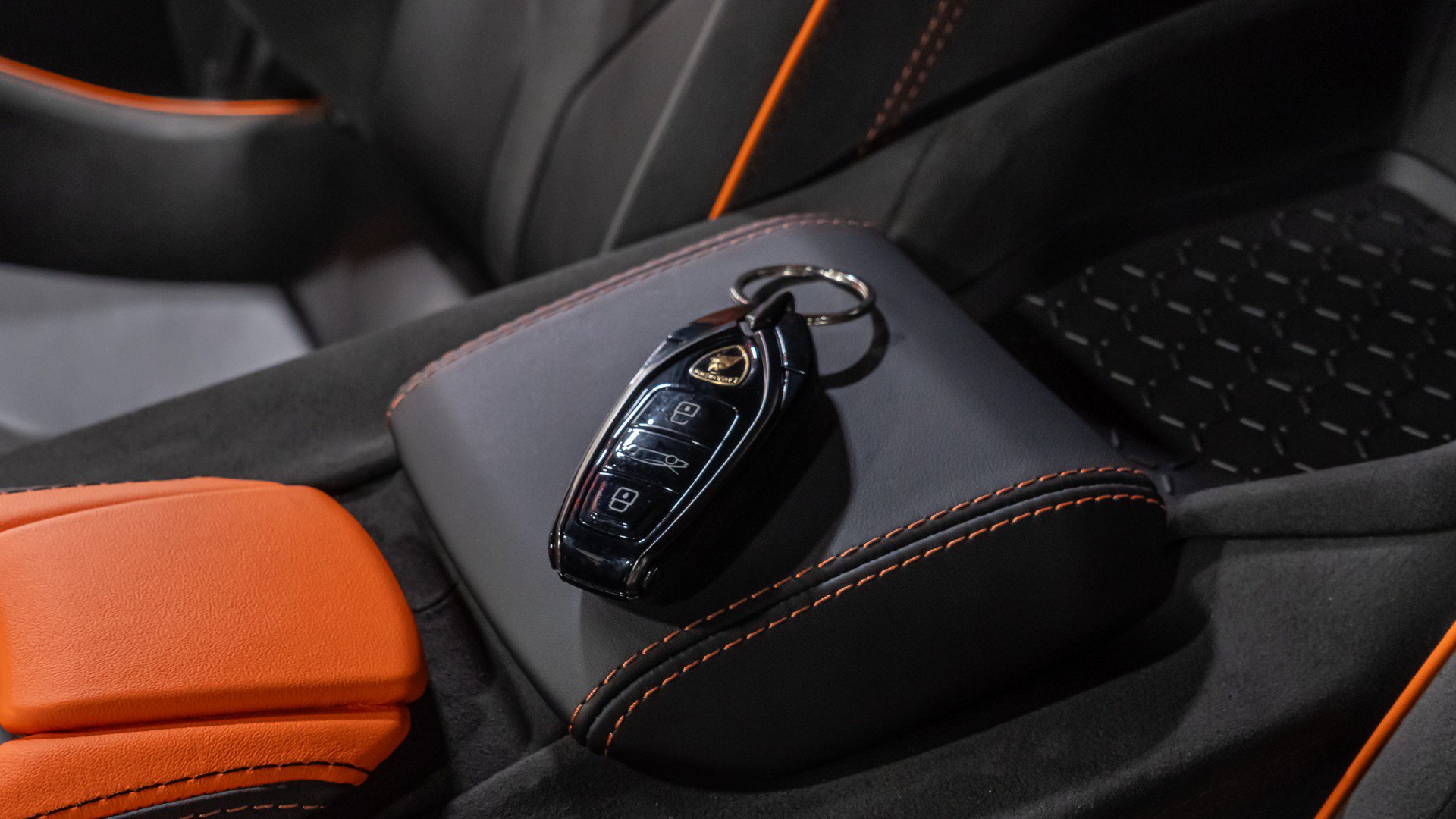 Used 2025 Lamborghini Revuelto image 79