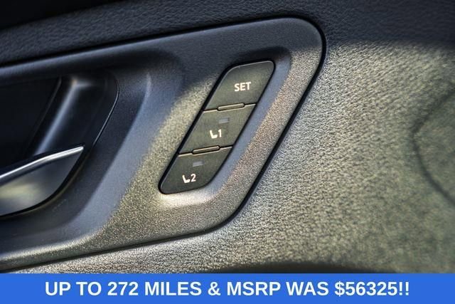 Used 2023 Nissan Ariya AWD image 37