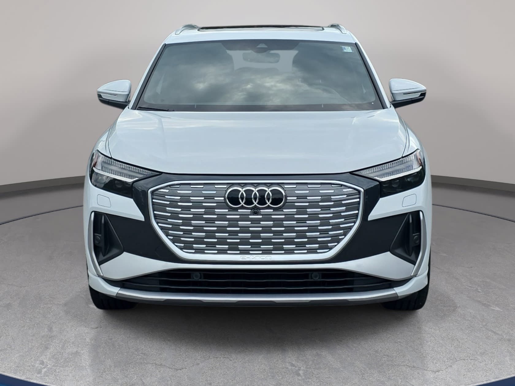 Used 2025 Audi Q4 e-tron Prestige AWD/4WD image 2