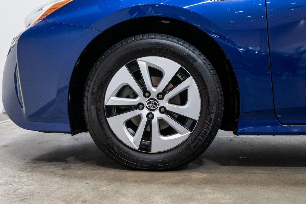 Used 2017 Toyota Prius Three image 8