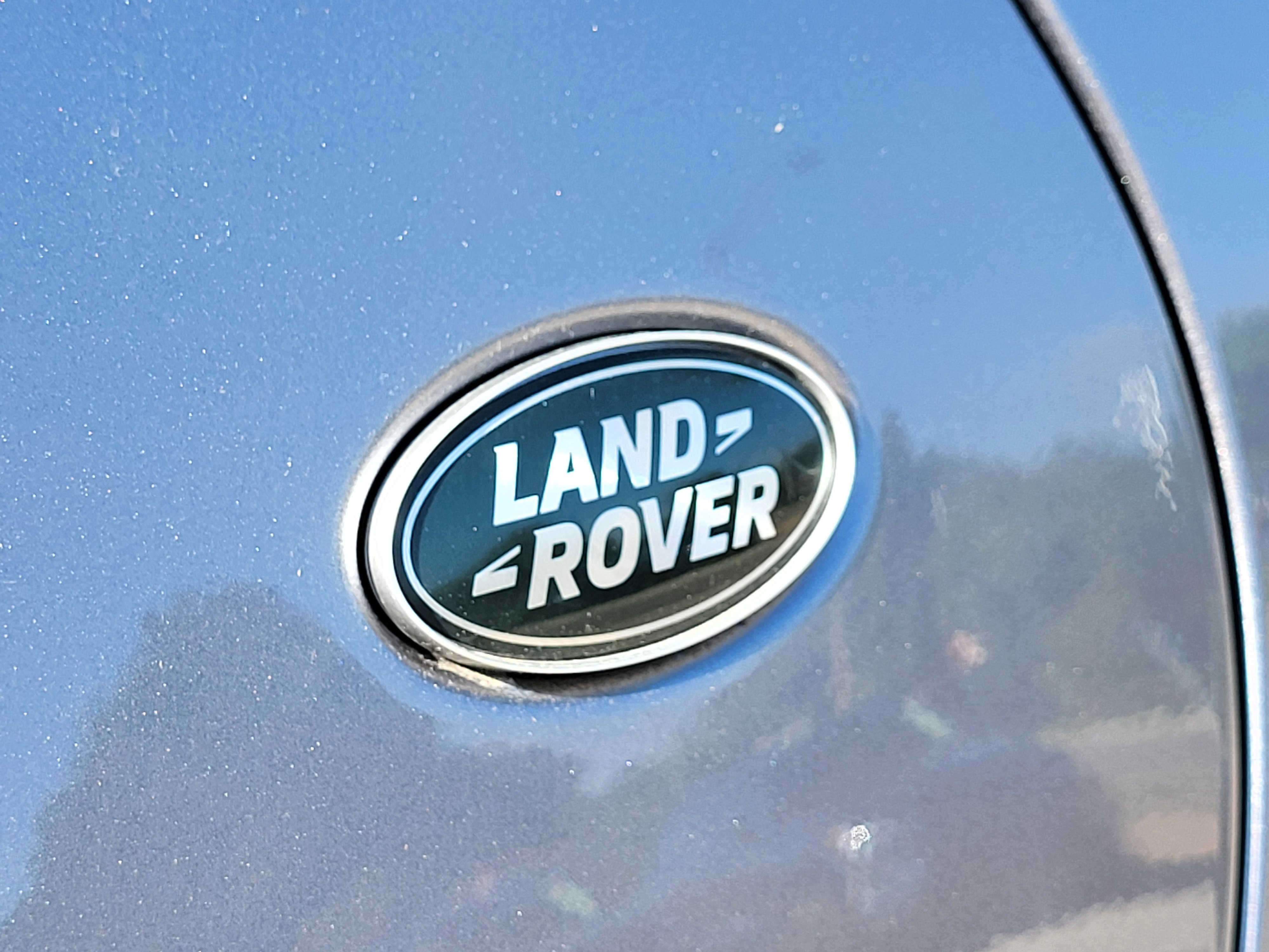 Used 2020 Land Rover Discovery Landmark AWD/4WD image 9