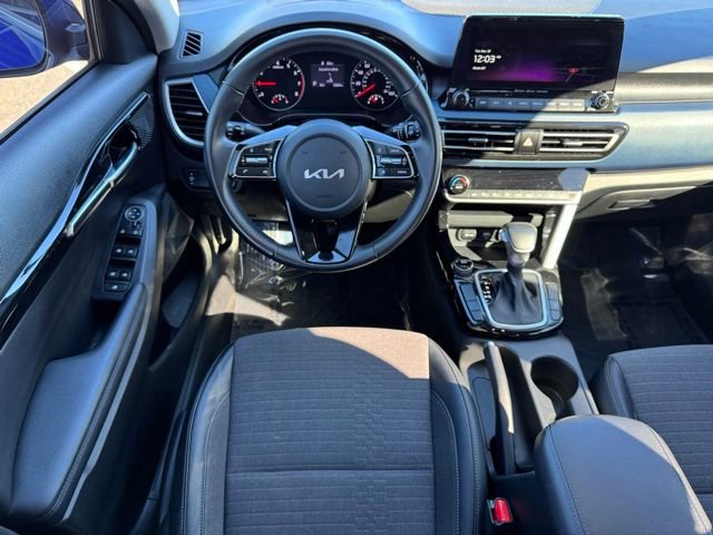Used 2023 Kia Seltos S w/ Navigation Package image 14