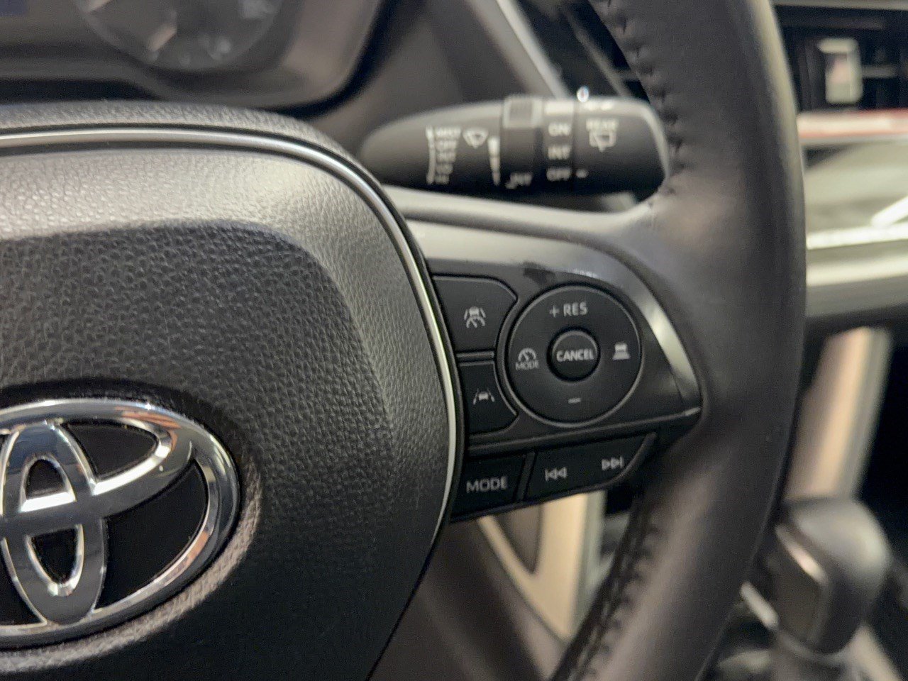 Used 2024 Toyota Corolla Cross LE FWD image 19