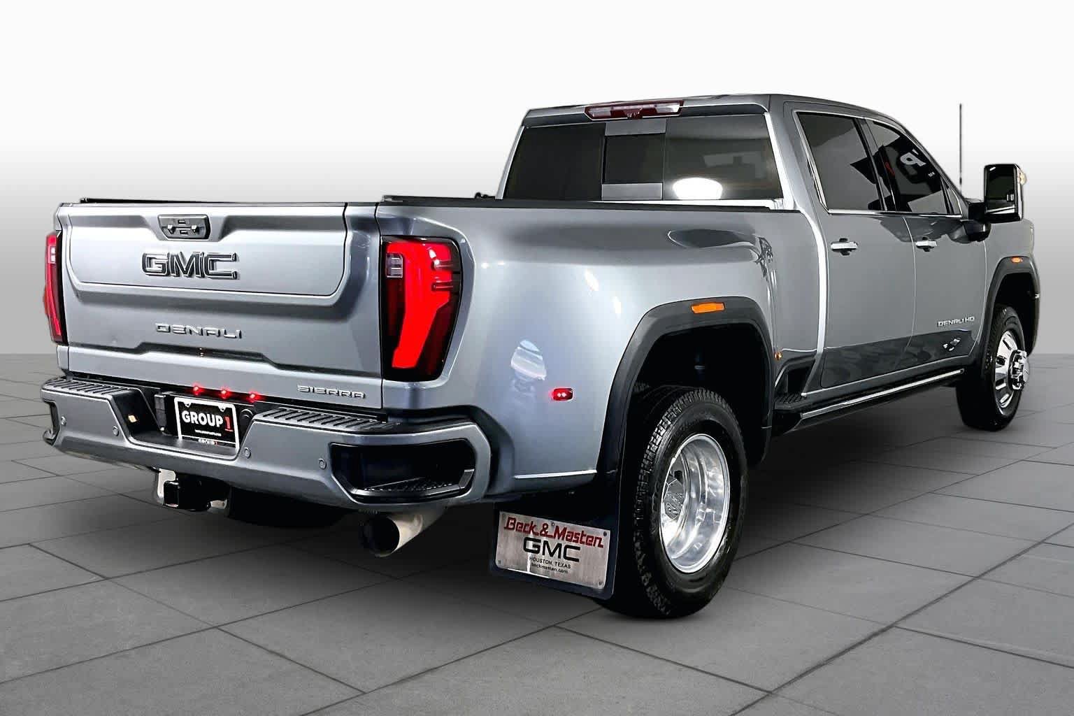 Used 2024 GMC Sierra 3500 Denali Ultimate AWD/4WD image 12