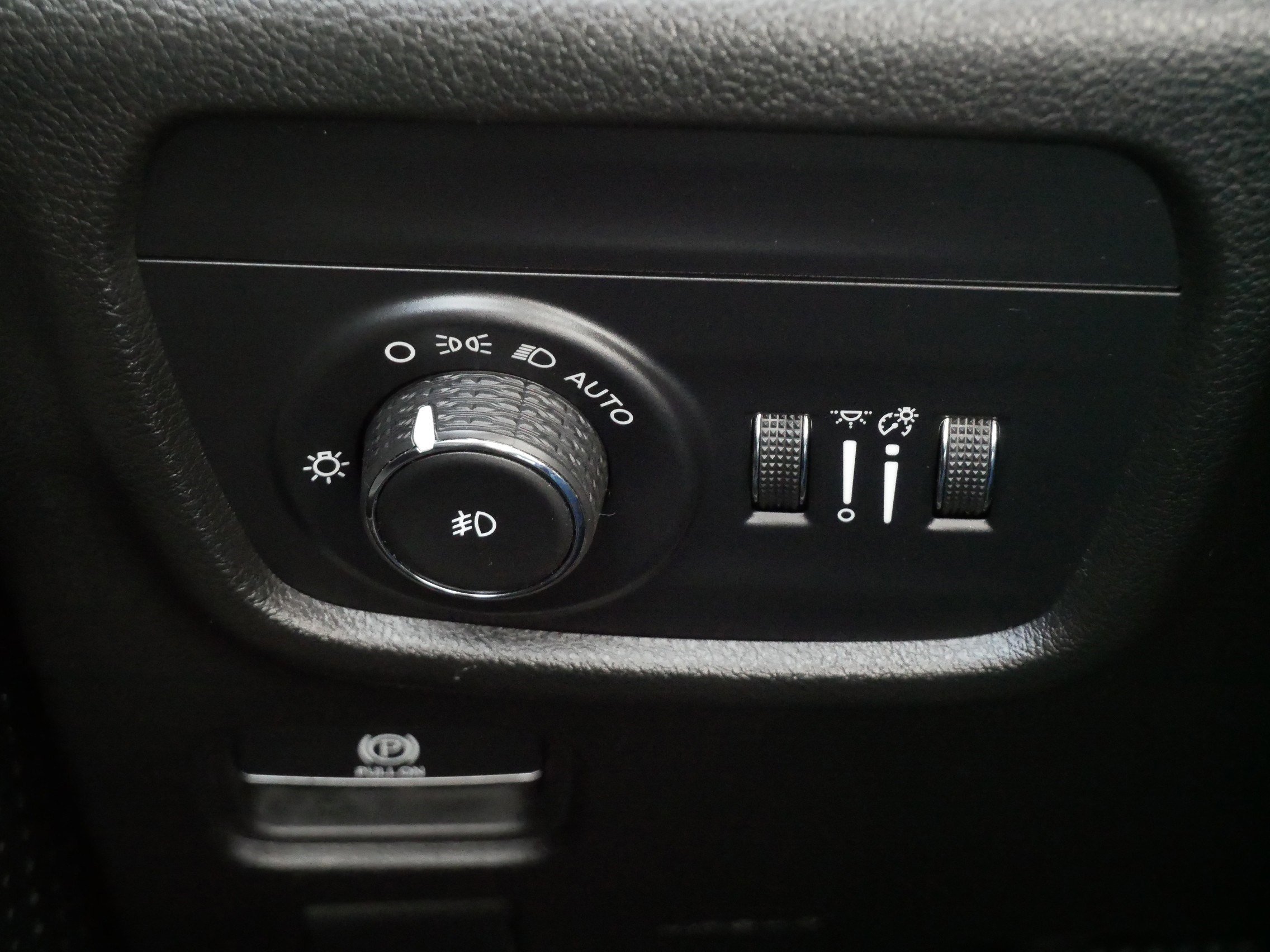Used 2023 Jeep Grand Cherokee Limited w/ Luxury Tech Group II AWD/4WD image 27