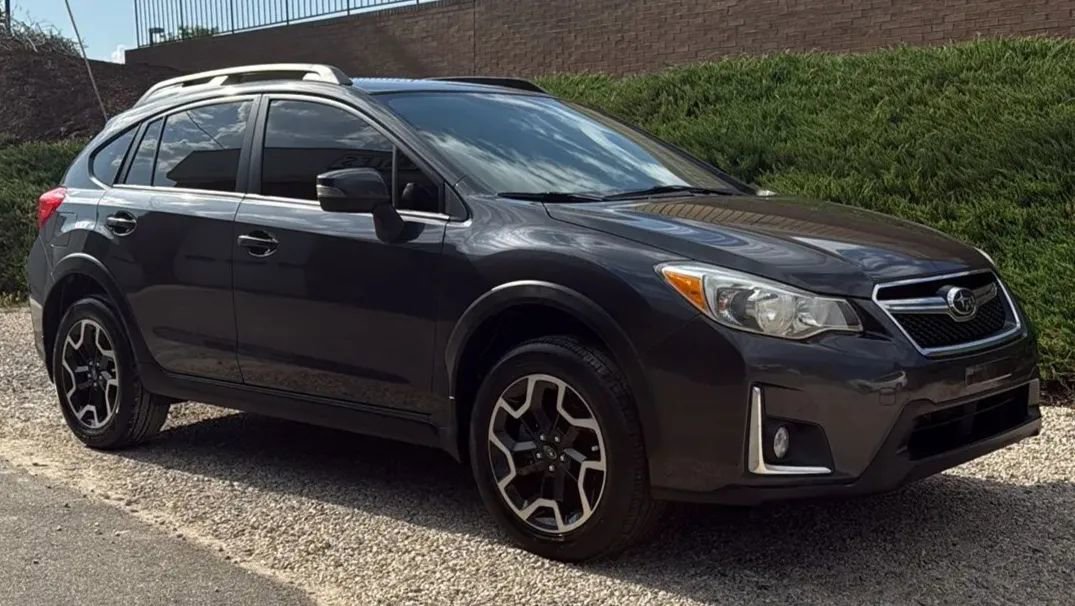 Used 2017 Subaru Crosstrek 2.0i Limited AWD/4WD image 3