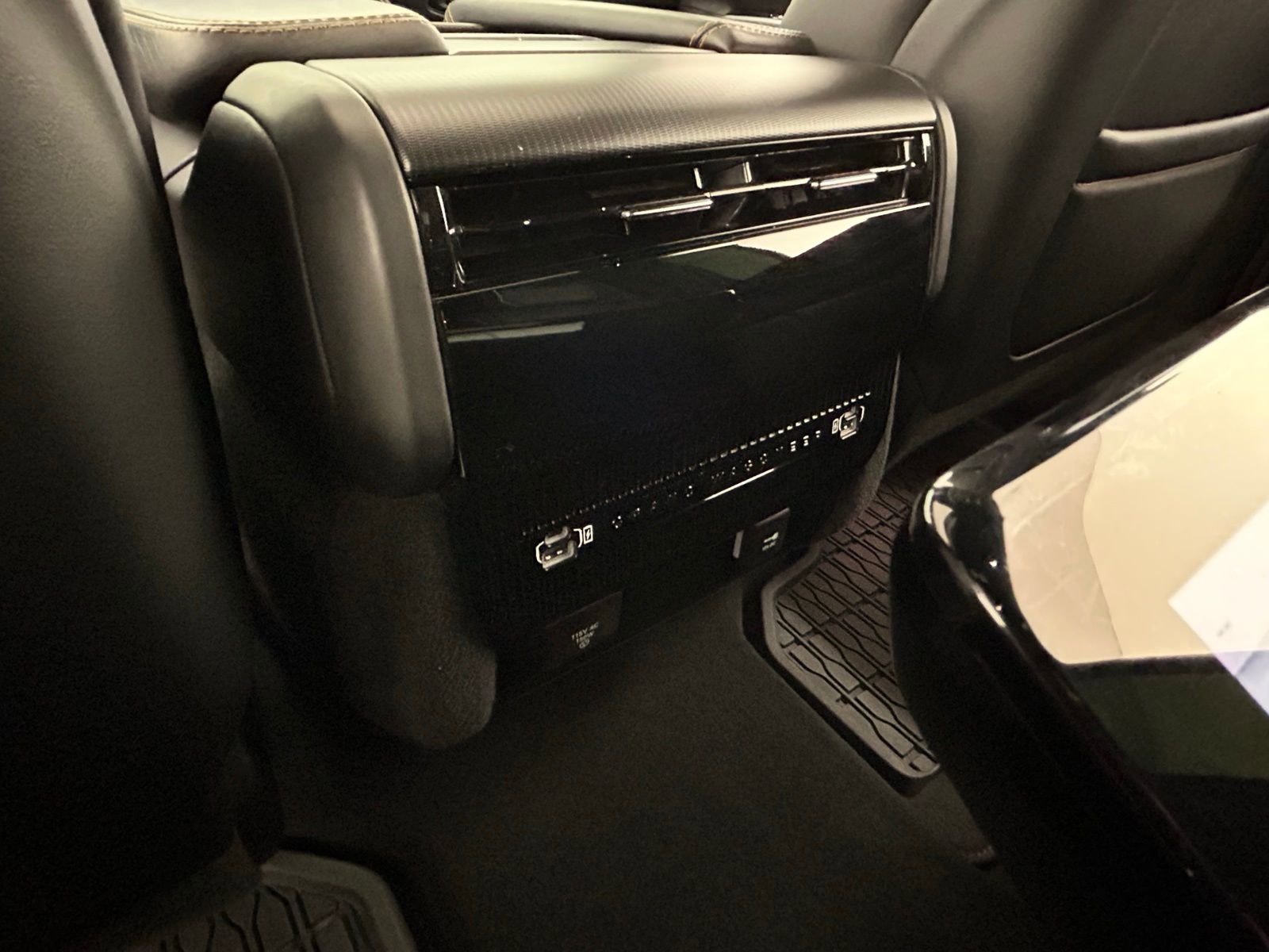 Used 2024 Jeep Grand Wagoneer L Series III w/ Rear Seat Video Group 1 image 34