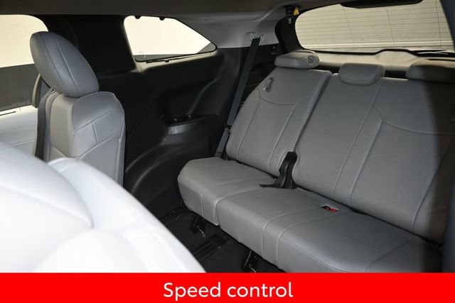 Used 2026 Toyota Sienna XLE AWD/4WD image 15