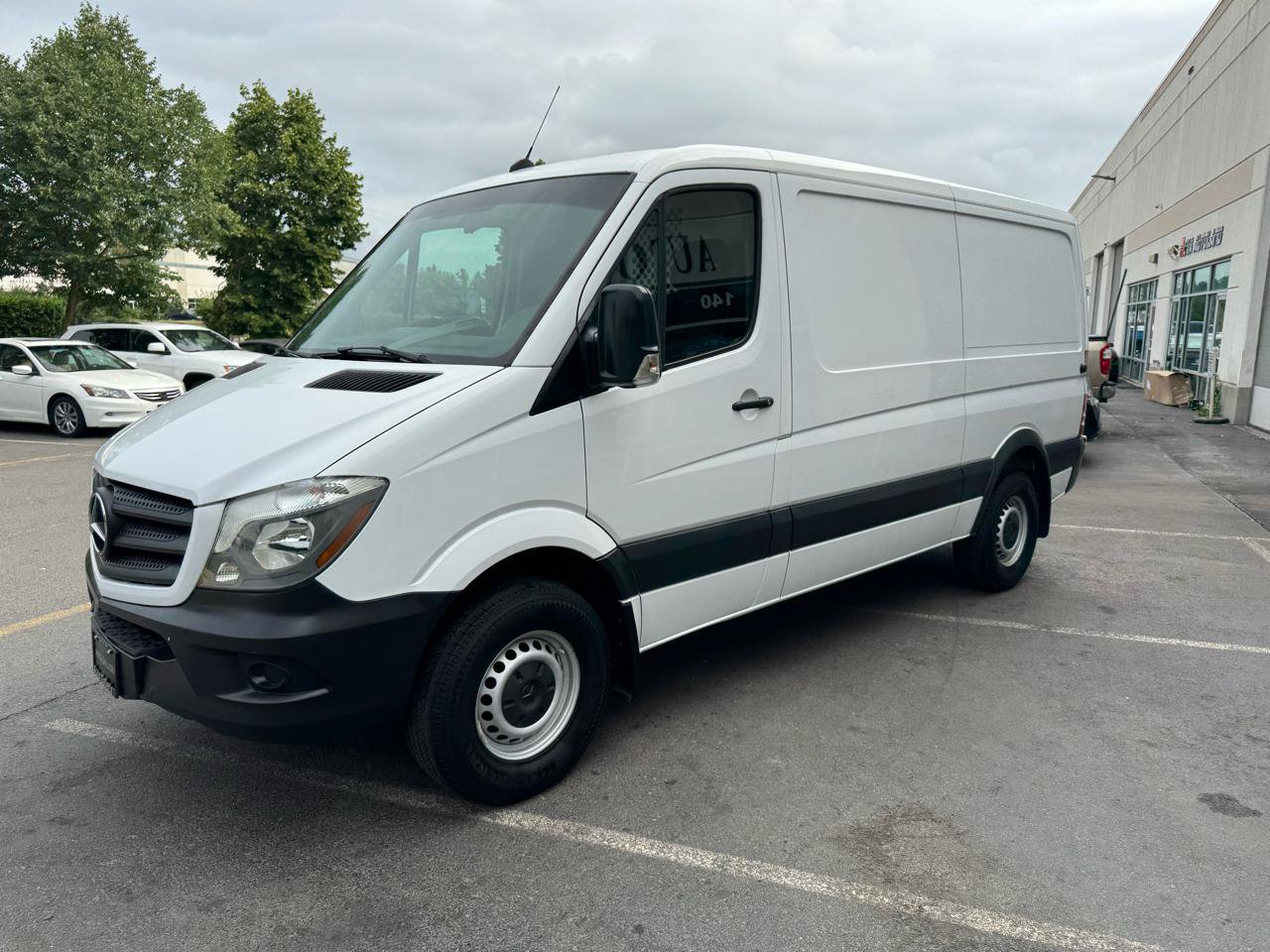 Used 2017 Mercedes-Benz Sprinter 2500 image 27
