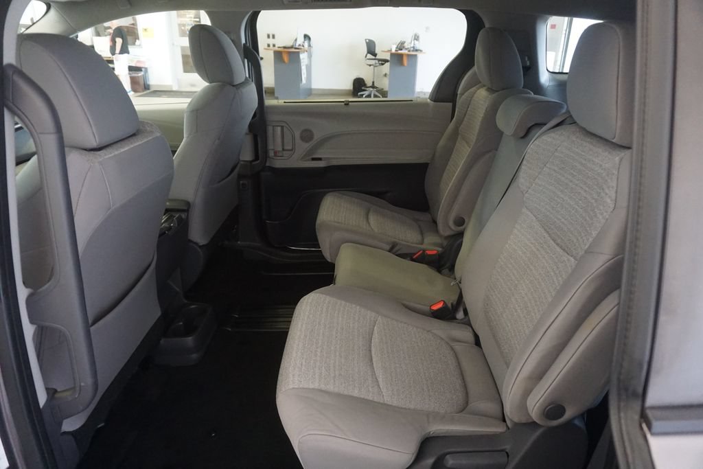 Certified 2021 Toyota Sienna LE FWD image 20