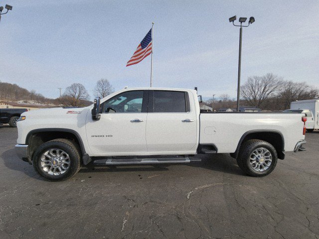 Used 2024 Chevrolet Silverado 3500 LTZ w/ LTZ Premium Package image 2