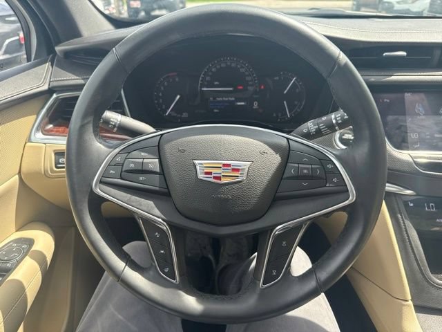 Used 2017 Cadillac XT5 Luxury w/ Driver Awareness Package FWD image 24