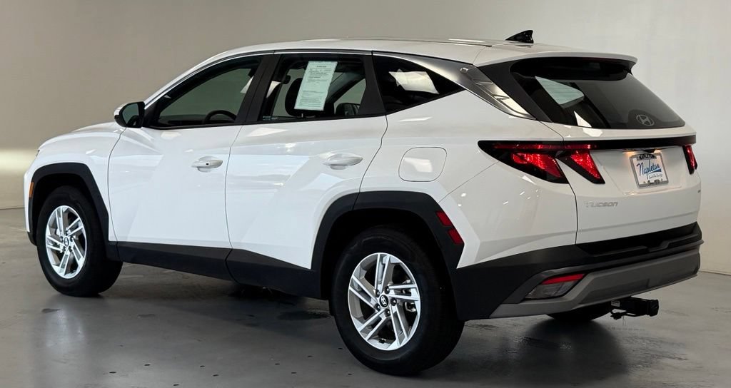 Used 2025 Hyundai Tucson SE AWD/4WD image 4