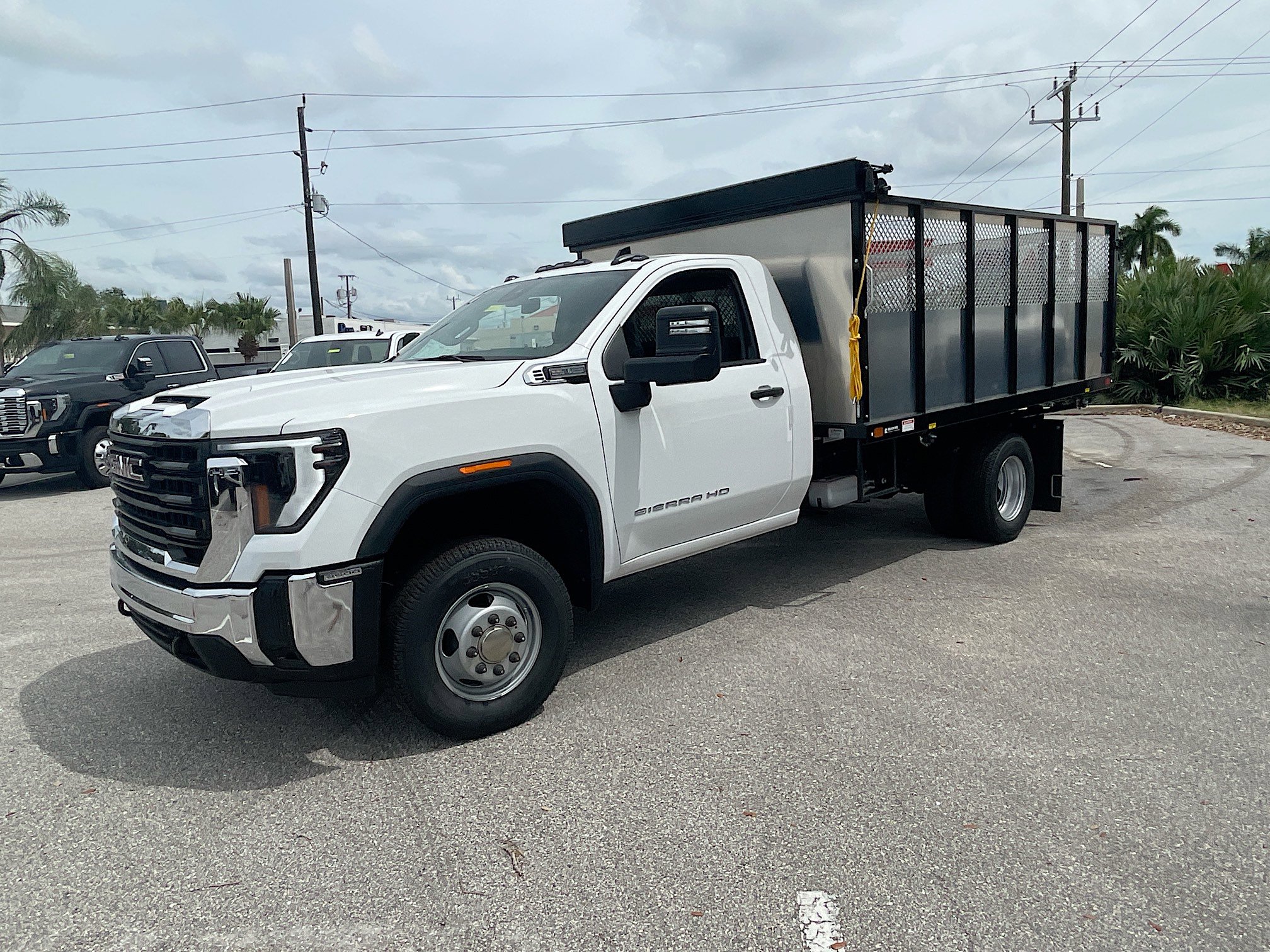 New 2024 GMC Sierra 3500 Pro w/ Convenience Package