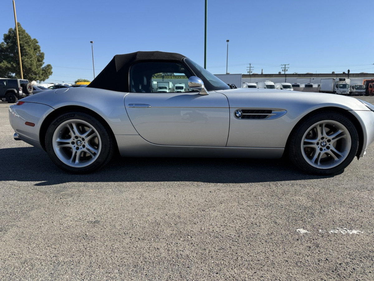 Used 2003 BMW Z8 image 4