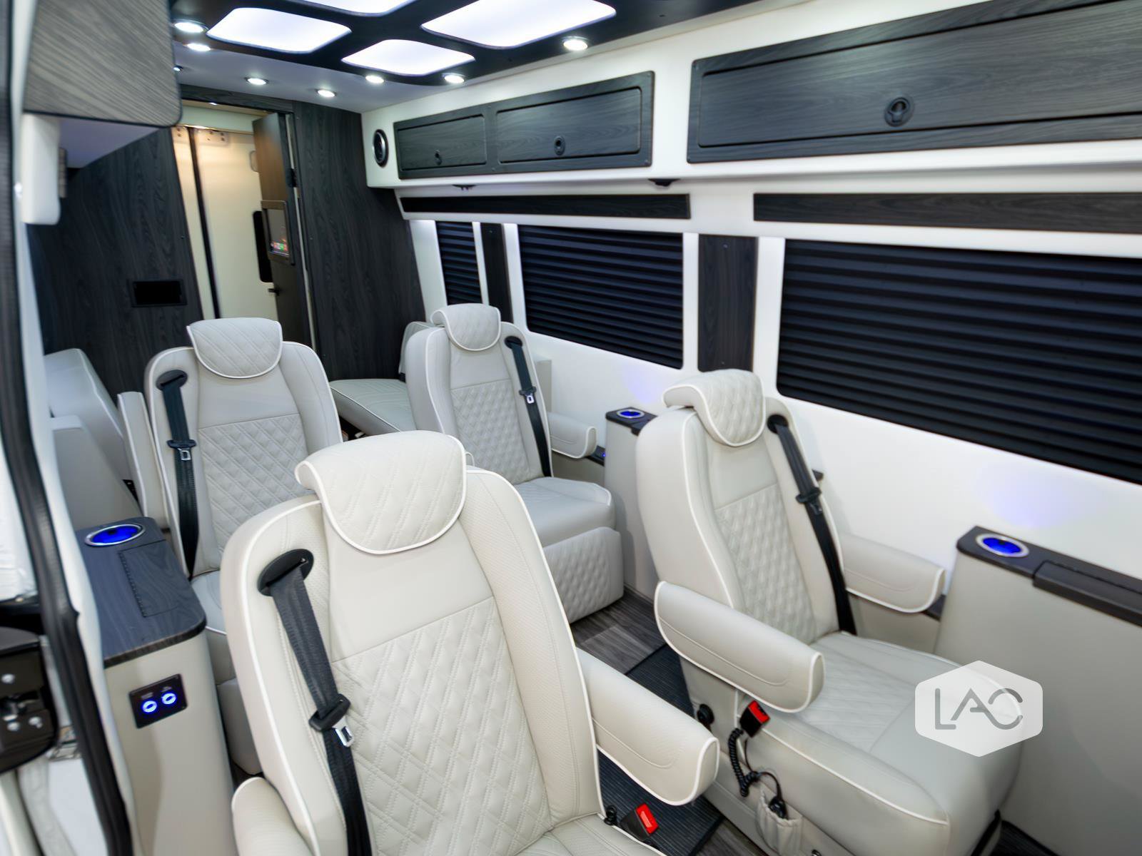 Used 2025 Mercedes-Benz Sprinter 3500 image 6