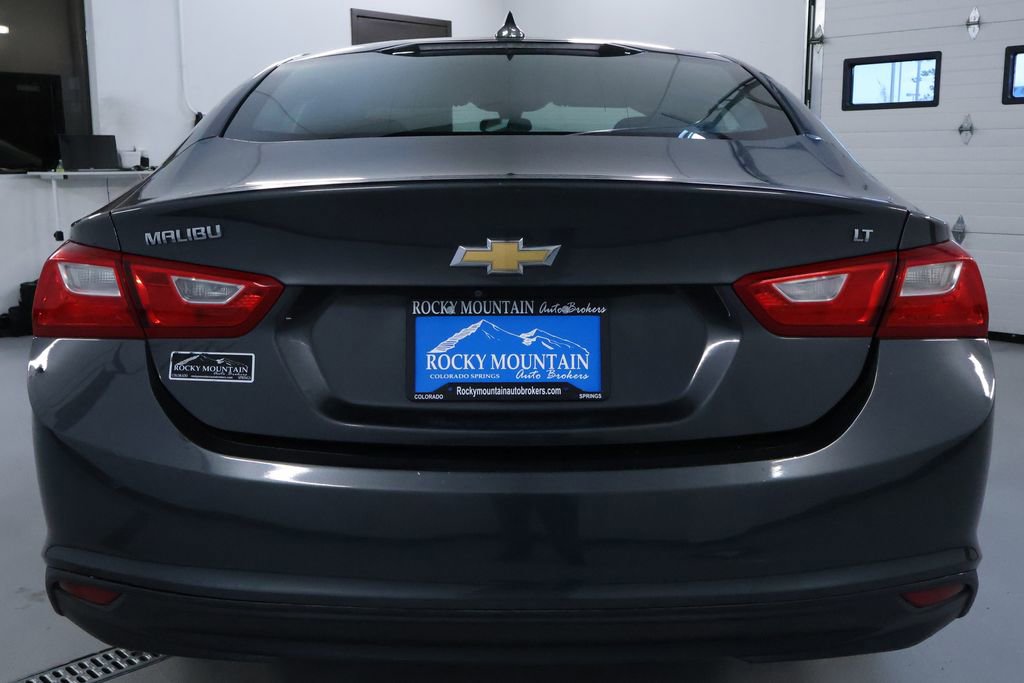 Used 2018 Chevrolet Malibu LT FWD image 6